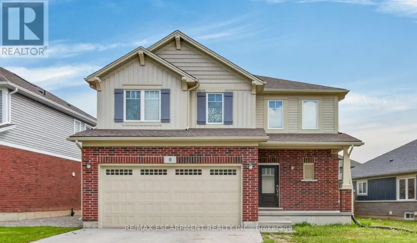 9 WINTERBERRY BOULEVARD, Thorold (Confederation Heights), Ontario L2V0J1