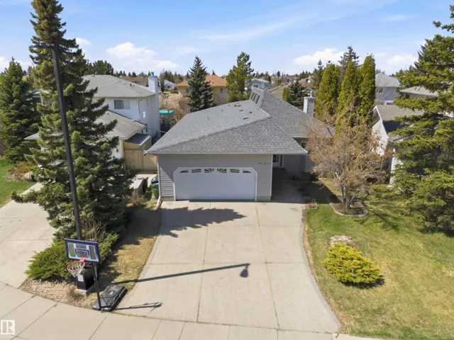 1116 111A ST NW, Edmonton, Alberta T6J6R9