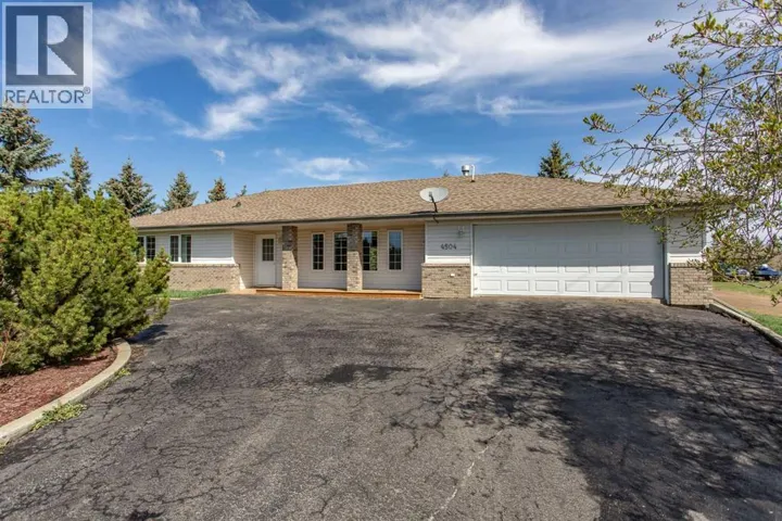 4504 45 Avenue, Lacombe, Alberta T4L1W3