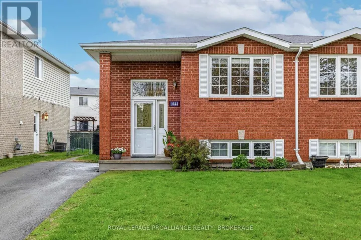 1044 WATERBURY CRESCENT, Kingston (City SouthWest), Ontario K7M8V5