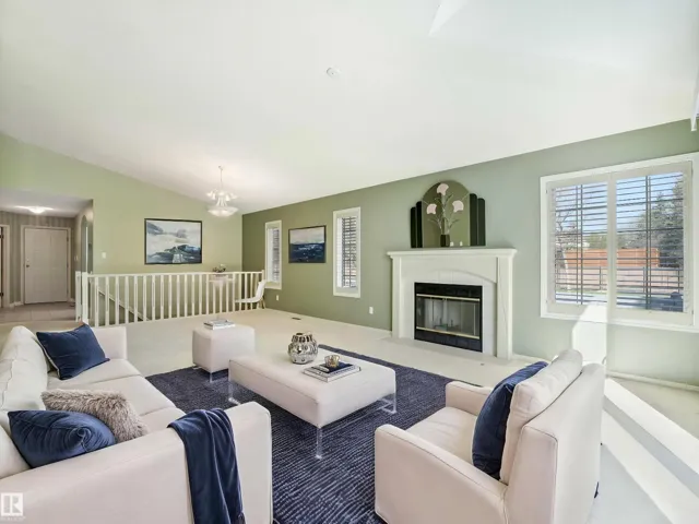 146 OEMING RD NW, Edmonton, Alberta T6R2G5