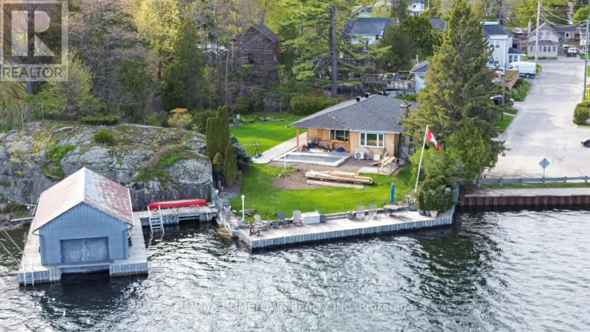 14 THOMAS STREET, Brockville, Ontario K6V5L1