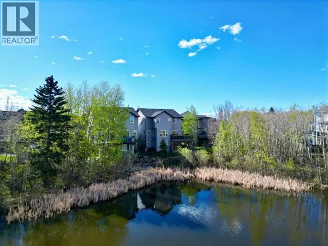 125 Rockborough Green NW, Calgary, Alberta T3G5S8