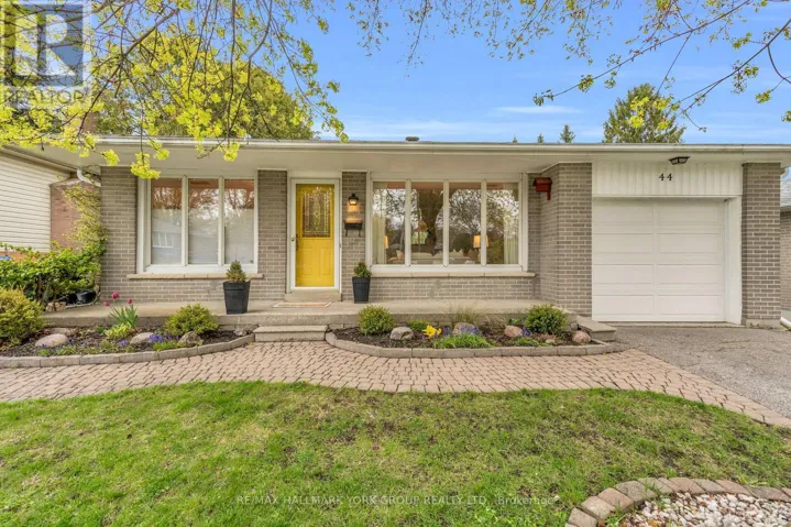 44 KEMANO ROAD, Aurora (Aurora Heights), Ontario L4G2Y3