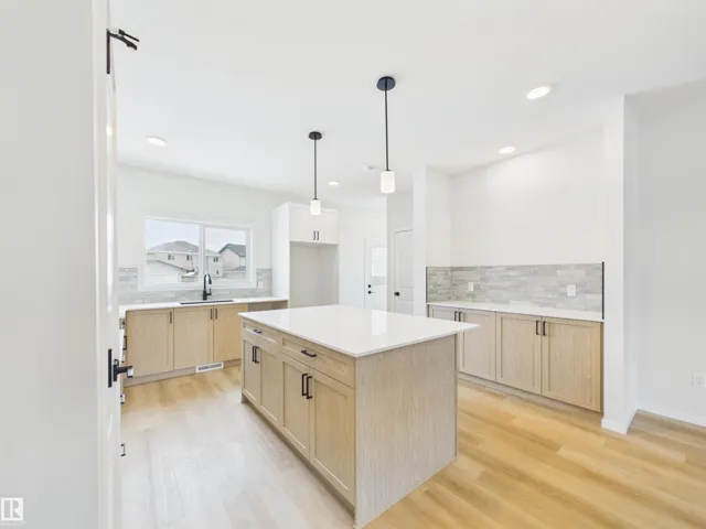 35 SERENO LN, Fort Saskatchewan, Alberta T8L0Z9