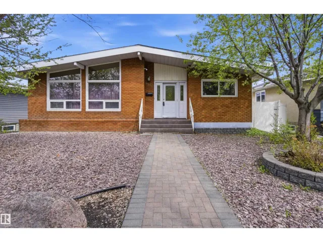 6820 98 AV NW, Edmonton, Alberta T6A0A5