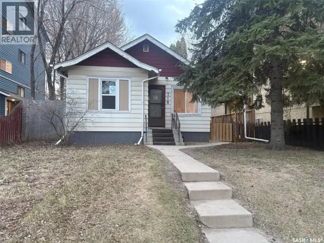 718 8th STREET E, Saskatoon, Saskatchewan S7H0R3