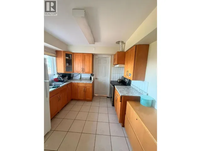 Balcony 4722 RIDGELAWN DRIVE, Burnaby, British Columbia V5C3Y2