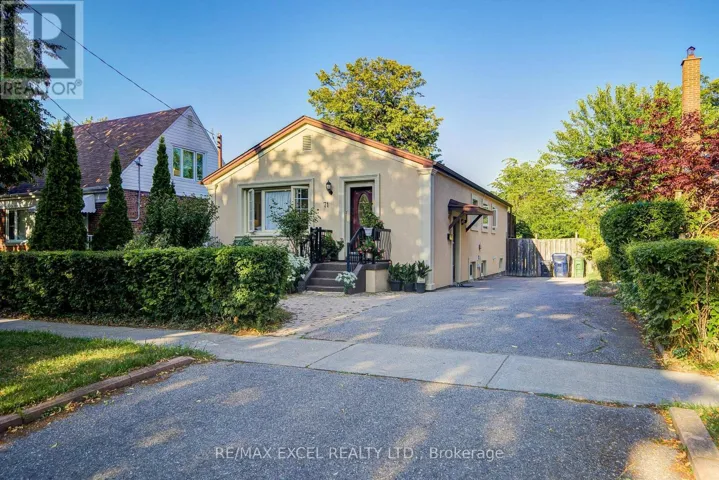 71 VAUXHALL DRIVE, Toronto (Dorset Park), Ontario M1P1R1