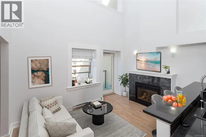 323 599 Pandora Ave, Victoria, British Columbia V8W1N5