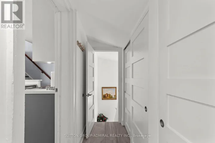 8 SOUTH STREET W, Orillia, Ontario L3V3S9