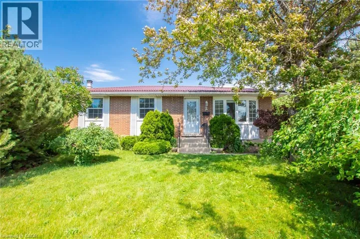 2 WOLFDALE Place Unit# Main, St. Catharines, Ontario L2N4M5