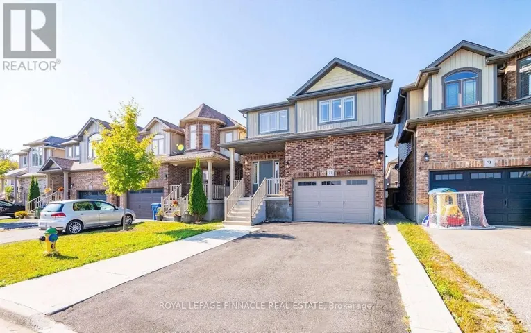 UPPER BDRM - 11 BURCOMBE CROSS, Guelph (Pineridge/Westminster Woods), Ontario N1L0N4