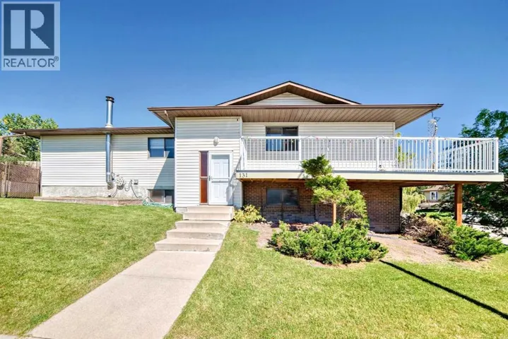 131 Ranchlands Court NW, Calgary, Alberta T3G1N8