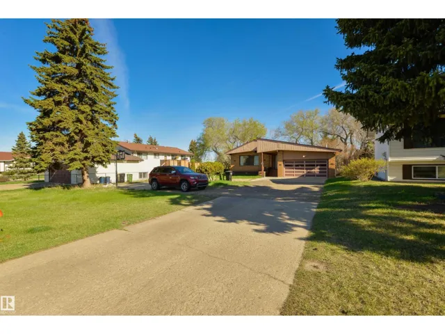 6134 37A AV NW, Edmonton, Alberta T6L1H4