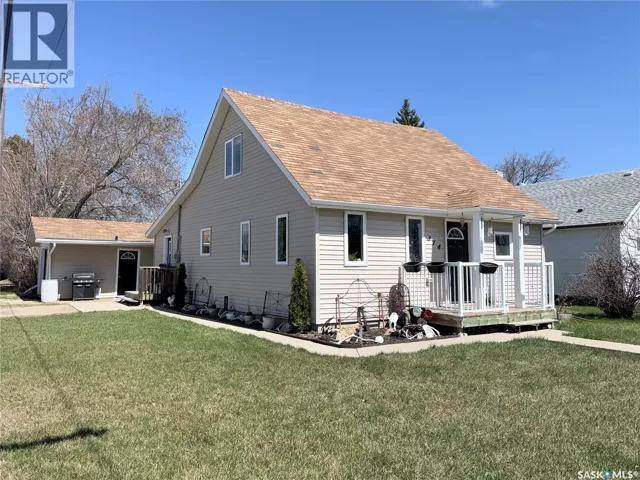 374 8th AVENUE W, Melville, Saskatchewan S0A2P0