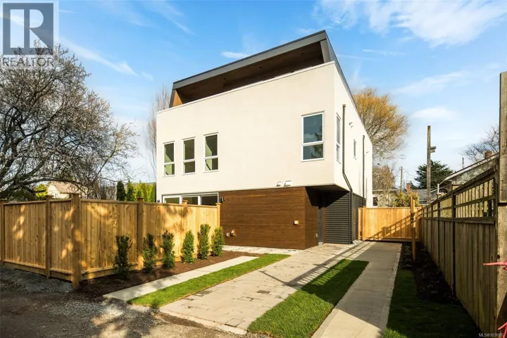 1 920 Island Rd, Oak Bay, British Columbia V8S2T9