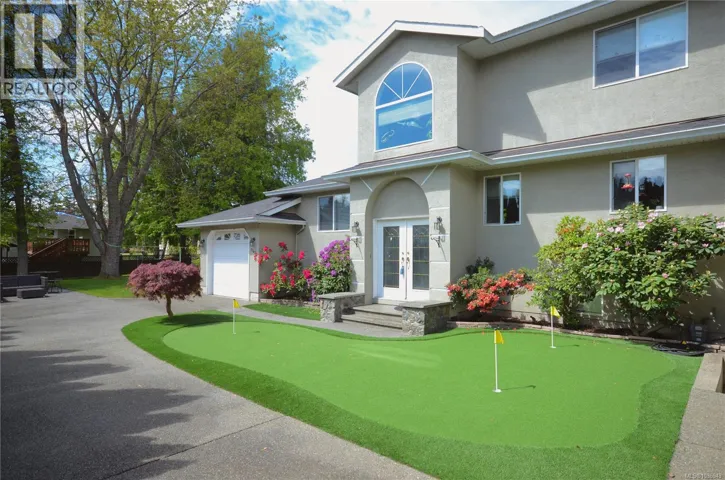 B 1143 Greenwood Ave, Esquimalt, British Columbia V9A5K7