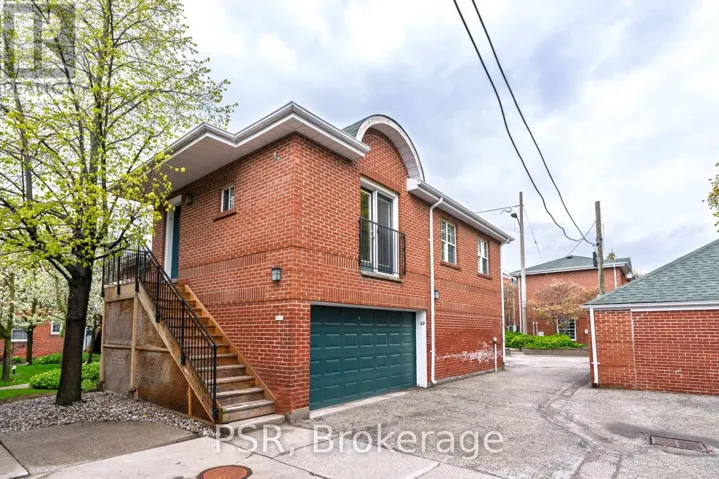 CH3 - 1355 BAYVIEW AVENUE, Toronto (Leaside), Ontario M4G3A5