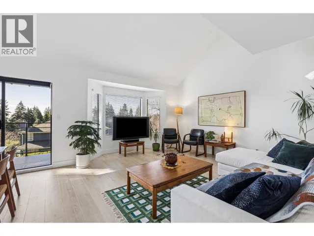 5709 OWL COURT, North Vancouver, British Columbia V7R4V1
