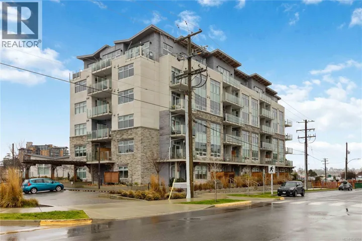 204 916 Lyall St, Esquimalt, British Columbia V9A5E6