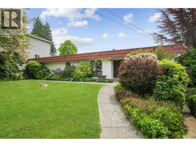 380 METTA STREET, Port Moody, British Columbia V3H2Y4