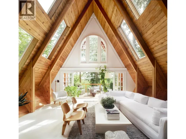 1940 RIVERGROVE PLACE, North Vancouver, British Columbia V7H2L4