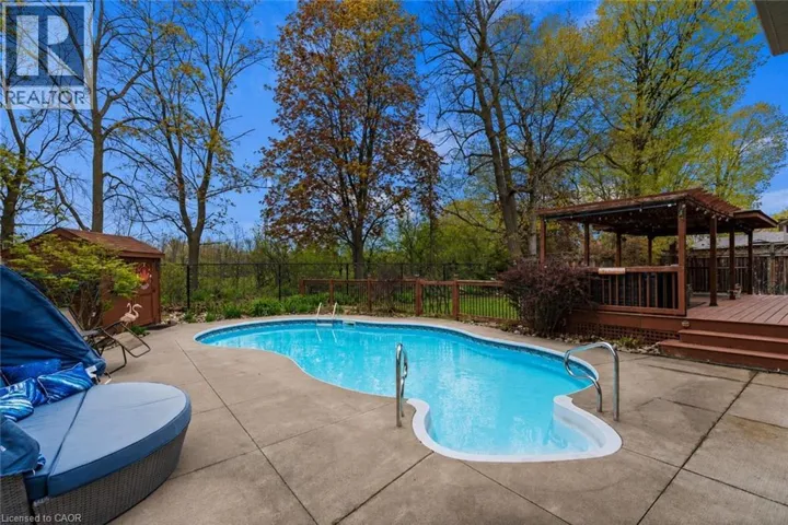 67 DALEWOOD Drive, Kitchener, Ontario N2A1G3