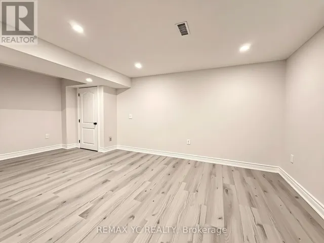 BASEMENT - 402 HANDLEY CRESCENT, Newmarket (Central Newmarket), Ontario L3Y4T4