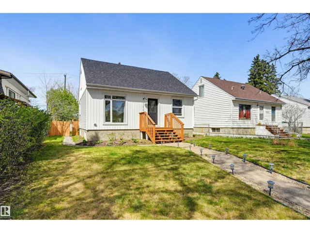 11210 105 ST NW, Edmonton, Alberta T5G2M5
