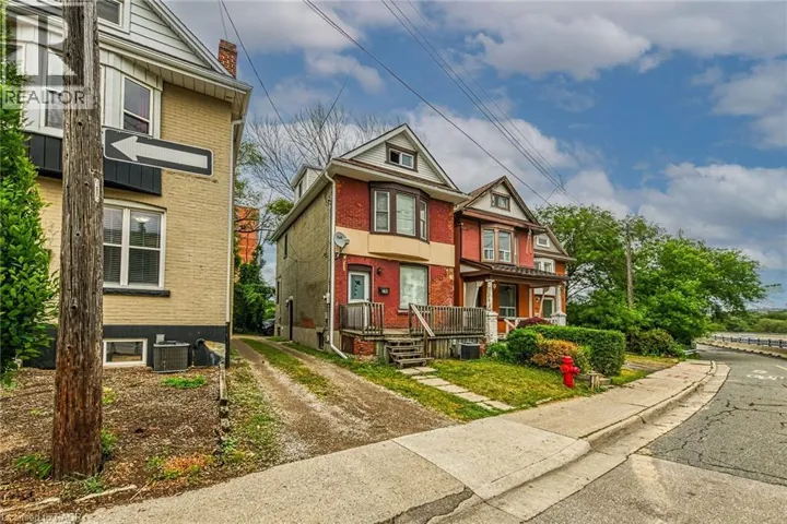 738 KING Street W, Hamilton, Ontario L8S1J8