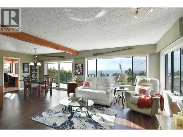 4926 LAUREL AVENUE, Sechelt, British Columbia V7Z0B7
