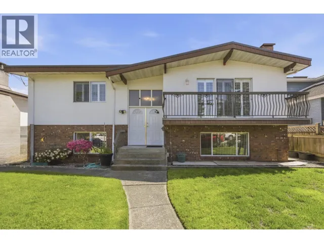 1108 CLIFF AVENUE, Burnaby, British Columbia V5A2J7