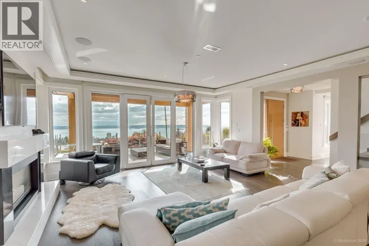 2165 PALMERSTON AVENUE, West Vancouver, British Columbia V7V2V7