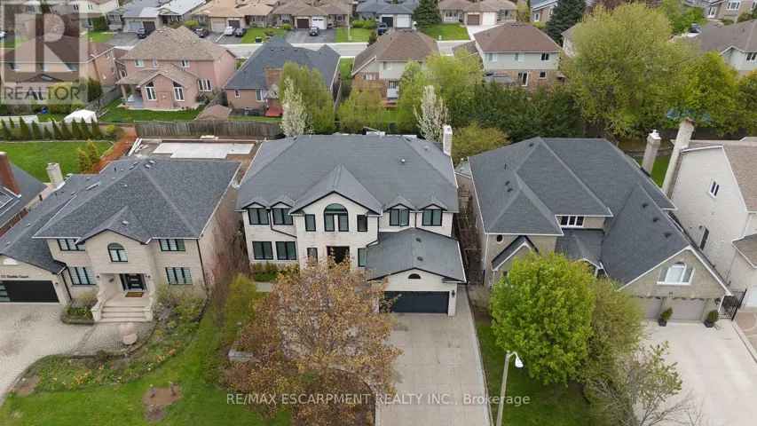 27 ELODIA COURT, Hamilton (Gurnett), Ontario L9C7R2