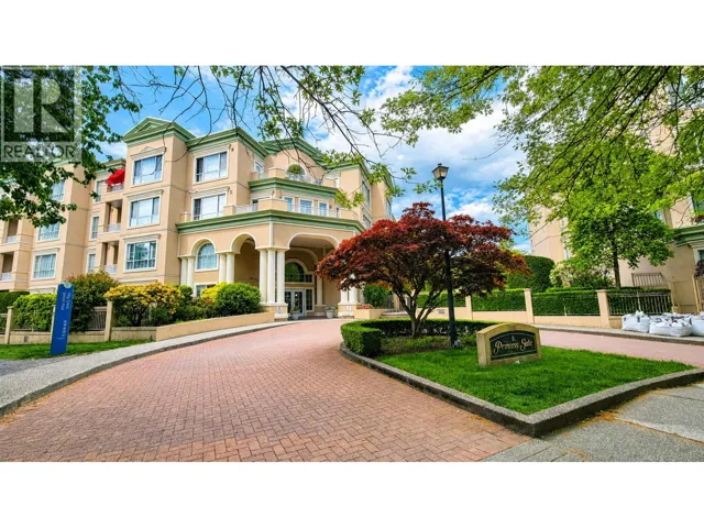 211 2985 PRINCESS CRESCENT, Coquitlam, British Columbia V3B7P3