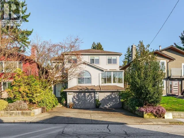 3298 MAHON AVENUE, North Vancouver, British Columbia V7N3T5