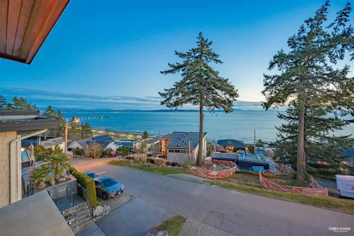 14523 MAGDALEN AVENUE, White Rock, British Columbia V4B2X5