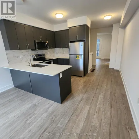 33 - 99 ROGER STREET, Waterloo, Ontario N2J0G1