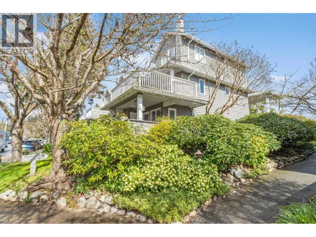 205 1518 BOWSER AVENUE, North Vancouver, British Columbia V7P2Y3