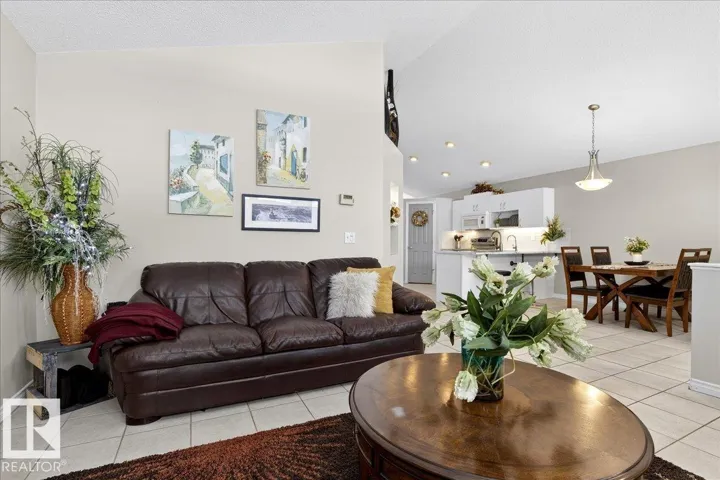 3518 18 ST NW, Edmonton, Alberta T6T1Z1
