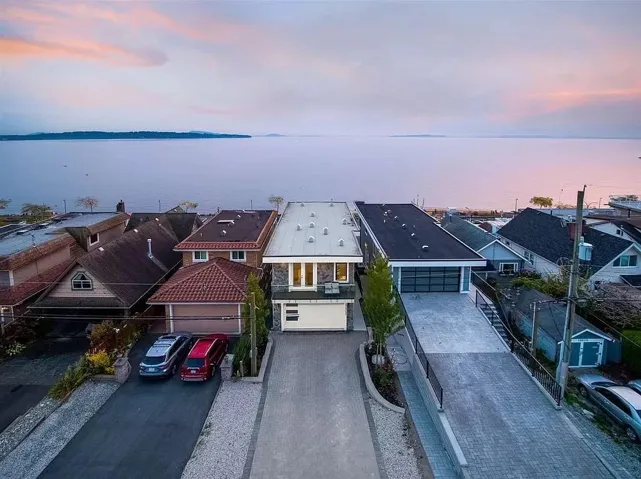 15440 VICTORIA AVENUE, White Rock, British Columbia V4B1H3