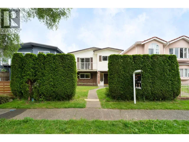 2066 E 23RD AVENUE, Vancouver, British Columbia V5N2V1