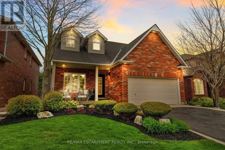 5 VOLTERRA COURT, Hamilton (Waterdown), Ontario L8B0K7