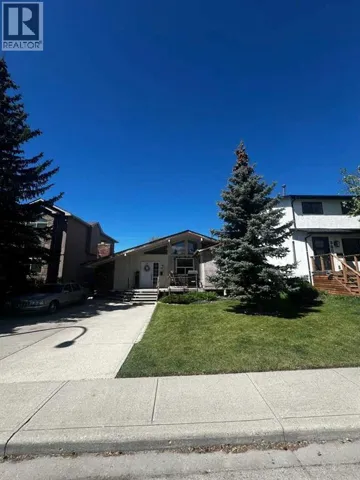 3811 44 Street SW, Calgary, Alberta T3E3S4