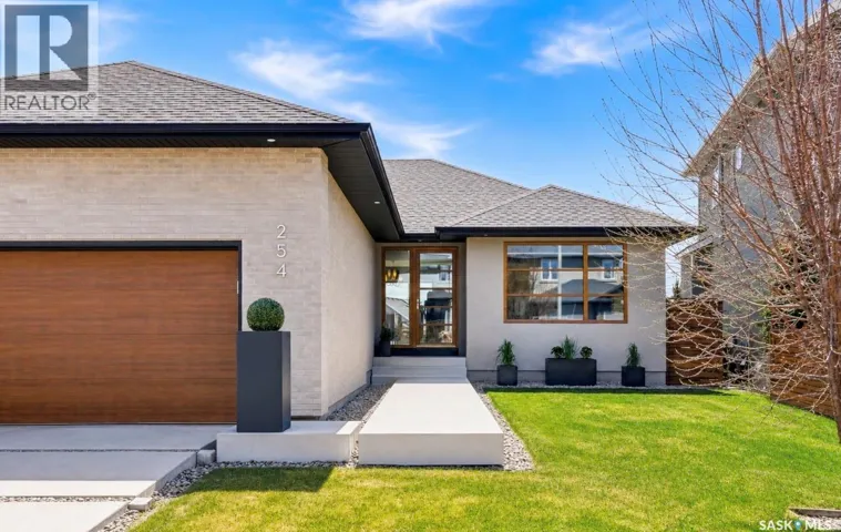 254 Whalley CRESCENT, Saskatoon, Saskatchewan S7T0P1