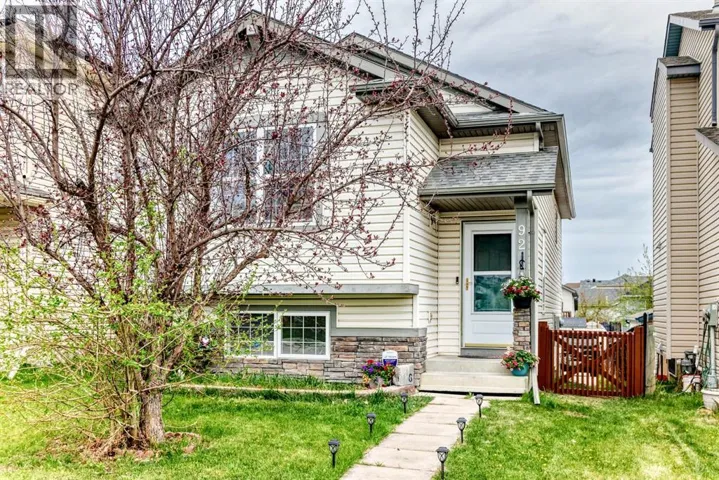 92 Everstone Rise SW, Calgary, Alberta T2Y4J7