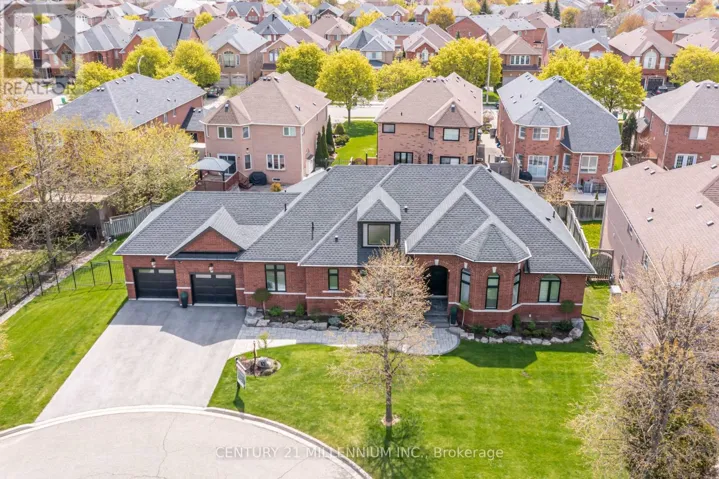 15 BIMMER PLACE, Brampton (Snelgrove), Ontario L7A1J4