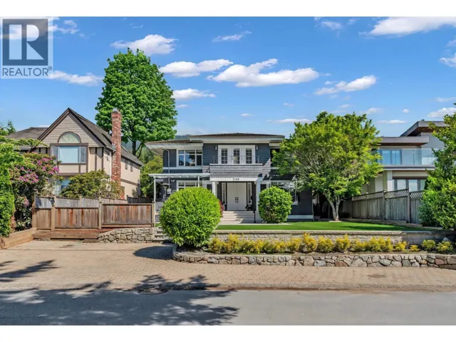 2459 MATHERS AVENUE, West Vancouver, British Columbia V7V2H9