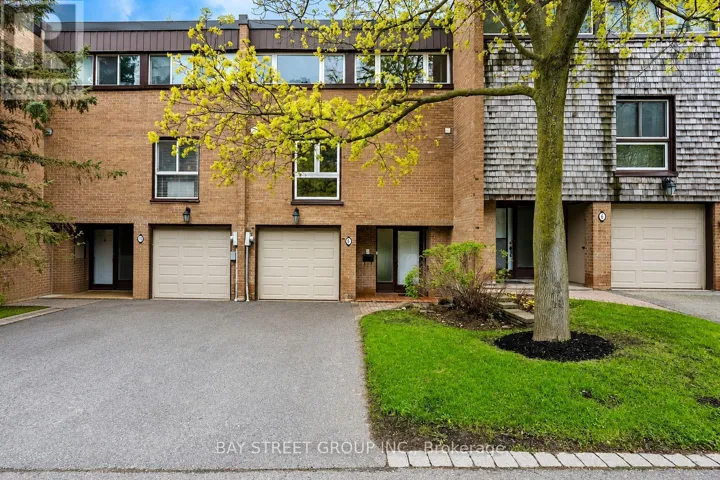 8 PAUL MARKWAY, Toronto (Hillcrest Village), Ontario M2H1S7